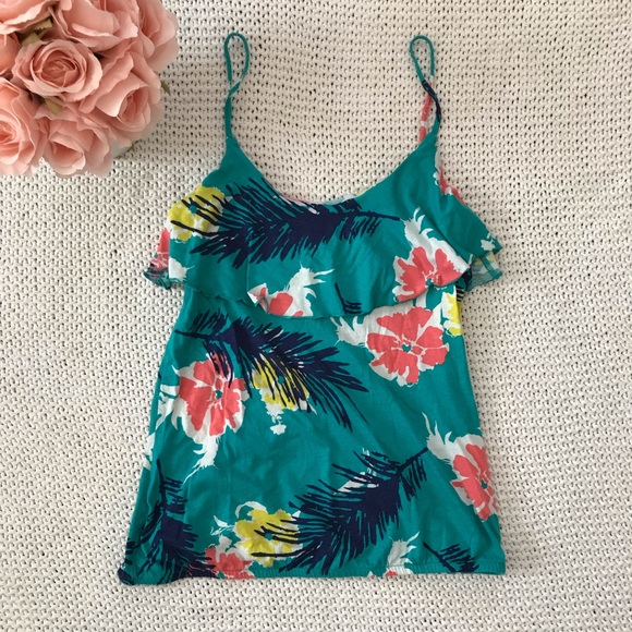 Old Navy Tops - 💖3 for $15 Old navy floral tank top